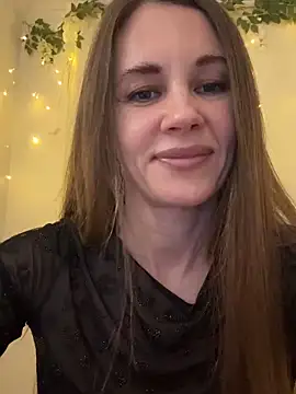 Snapshot of LucieMack chatting on March 2026 05:27:01 PM LucieMack online show from March 2026 05:27:01 PM