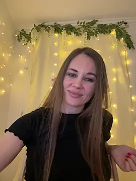 Snapshot of LucieMack chatting on April 2026 06:17:01 PM LucieMack online show from April 2026 06:17:01 PM
