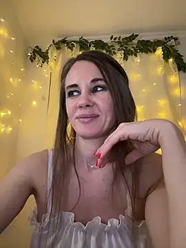 Snapshot of LucieMack chatting on April 2026 05:25:02 PM LucieMack online show from April 2026 05:25:02 PM