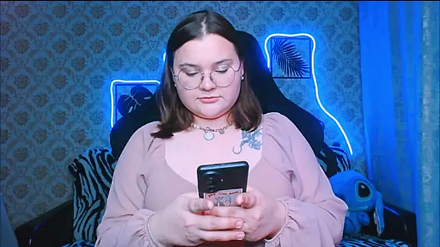 InLoveWithLife26 online show from September 2025 07:40:02 PM