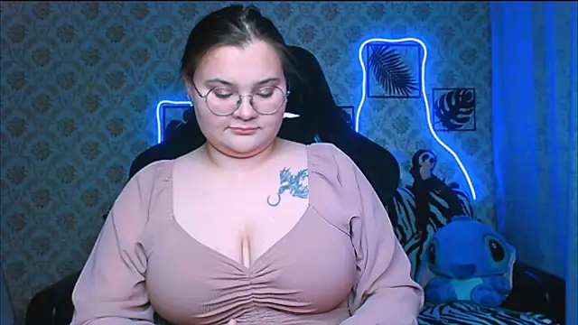 InLoveWithLife26 online show from October 2025 07:24:01 PM