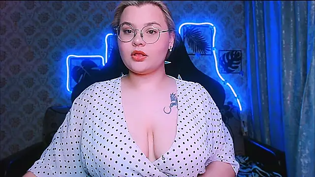 InLoveWithLife26 online show from April 2026 05:47:02 PM