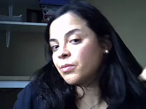 ITALIANASISIXX online show from December 2025 02:25:01 PM