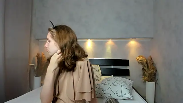 Camilla Kelly online show from September 2025 12:21:01 AM