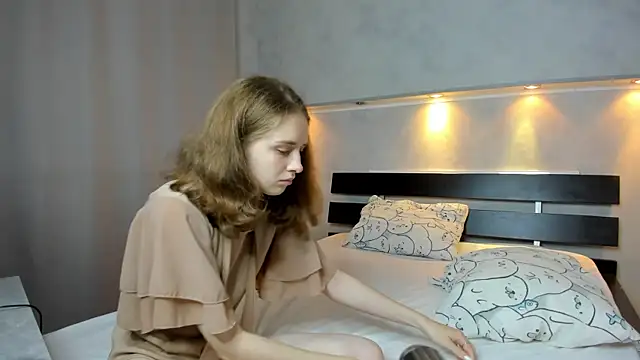 Camilla Kelly online show from September 2025 12:22:02 AM