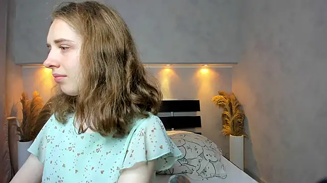 Camilla Kelly online show from September 2025 12:36:01 AM