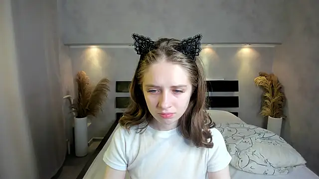 Camilla Kelly online show from October 2025 01:14:01 AM