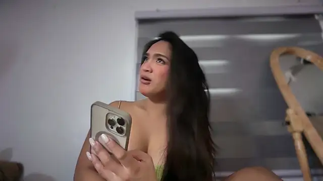 LaraBarcelo online show from January 2026 06:04:01 AM