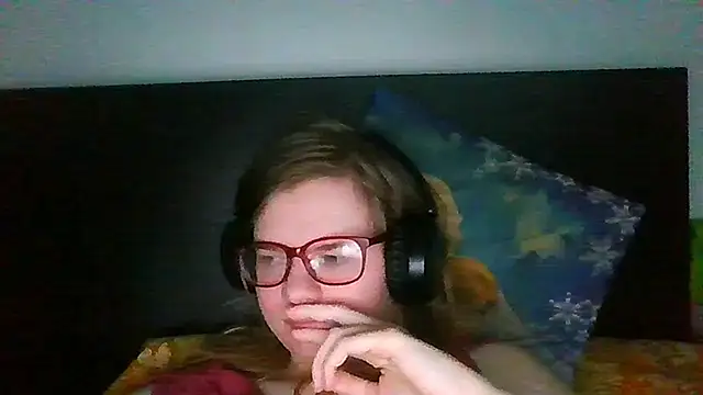 Snapshot of Moonolighta chatting on September 2025 06:37:02 AM Moonolighta online show from September 2025 06:37:02 AM