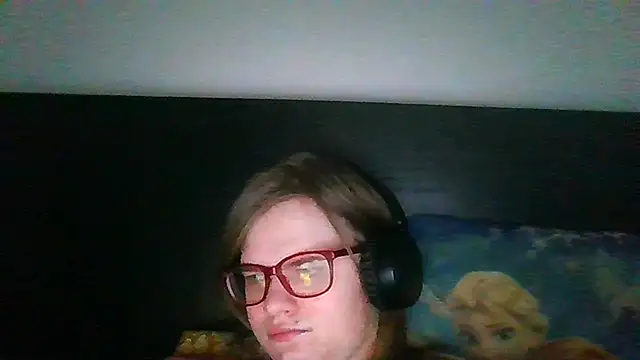 Snapshot of Moonolighta chatting on September 2025 08:17:01 AM Moonolighta online show from September 2025 08:17:01 AM