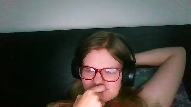 Snapshot of Moonolighta chatting on September 2025 07:02:01 AM Moonolighta online show from September 2025 07:02:01 AM