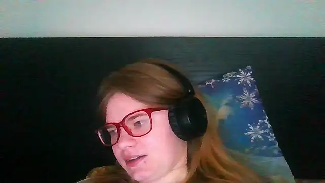 Snapshot of Moonolighta chatting on October 2025 07:38:01 AM Moonolighta online show from October 2025 07:38:01 AM