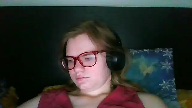 Snapshot of Moonolighta chatting on October 2025 07:28:02 AM Moonolighta online show from October 2025 07:28:02 AM