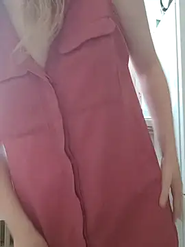 Snapshot of Moonolighta chatting on November 2025 10:04:02 AM Moonolighta online show from November 2025 10:04:02 AM