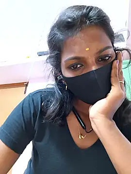 Snapshot of Honey_rosetamil chatting on May 2026 07:52:01 PM Honey rosetamil online show from May 2026 07:52:01 PM