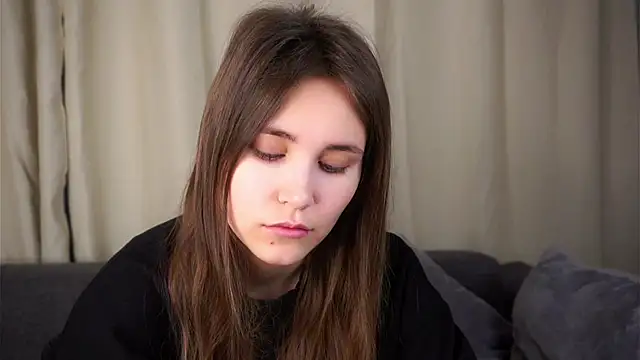 EthalFlowers online show from November 2025 01:14:02 AM