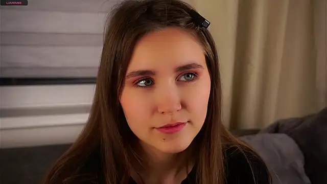 EthalFlowers online show from November 2025 01:05:02 AM