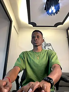 Brycce santos online show from October 2025 01:09:01 PM