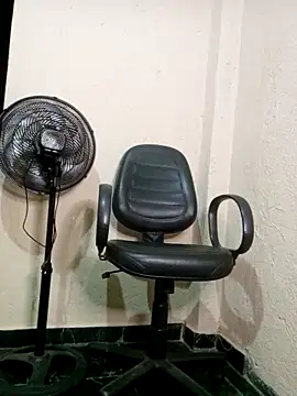 indiazinhabella27 online show from October 2025 04:40:01 AM