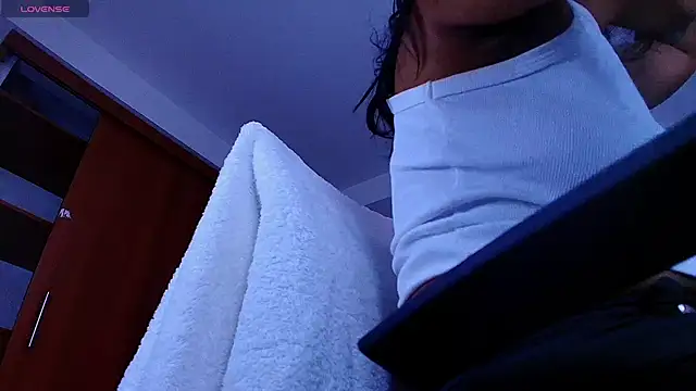 mishell- online show from November 2025 07:24:01 PM