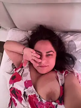 Cleopatrica online show from March 2026 12:32:01 PM