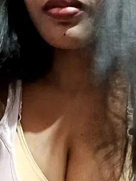 kaviyaponnu0987 online show from September 2025 07:41:02 PM