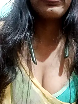 kaviyaponnu0987 online show from October 2025 02:15:01 PM