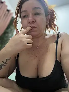 Snapshot of Bigass_curvy chatting on October 2025 02:45:02 AM Bigass curvy online show from October 2025 02:45:02 AM