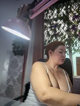 Snapshot of Bigass_curvy chatting on March 2026 06:37:01 PM Bigass curvy online show from March 2026 06:37:01 PM