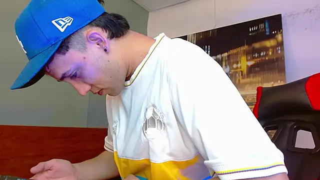 alexgiraldo   online show from July 2026 12:22:02 PM