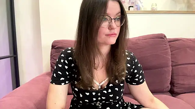 mia shine bright wow online show from September 2025 03:29:01 AM