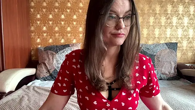 mia shine bright wow online show from November 2025 03:28:01 AM