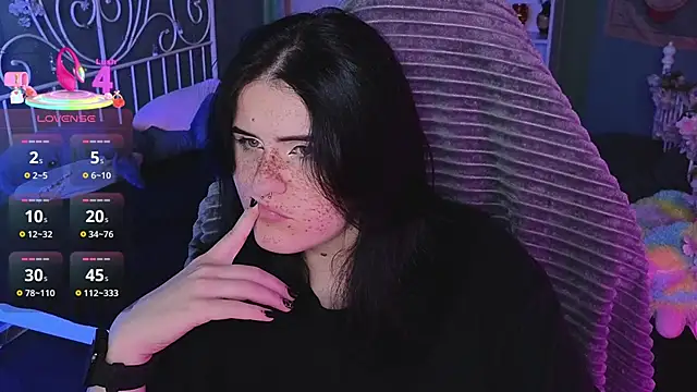 Snapshot of Dark_Shine chatting on November 2025 10:48:01 AM Dark Shine online show from November 2025 10:48:01 AM