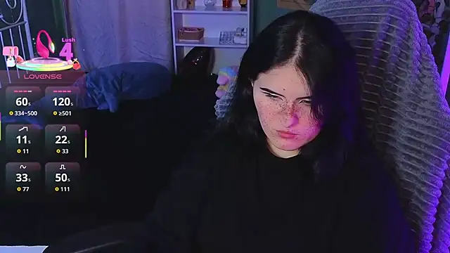 Snapshot of Dark_Shine chatting on November 2025 10:21:01 AM Dark Shine online show from November 2025 10:21:01 AM