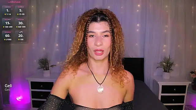 Snapshot of Evolet_Bee chatting on October 2025 03:09:01 PM Evolet Bee online show from October 2025 03:09:01 PM