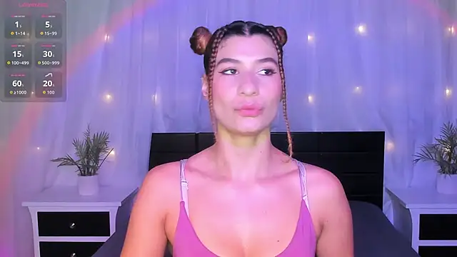 Snapshot of Evolet_Bee chatting on November 2025 01:22:02 PM Evolet Bee online show from November 2025 01:22:02 PM