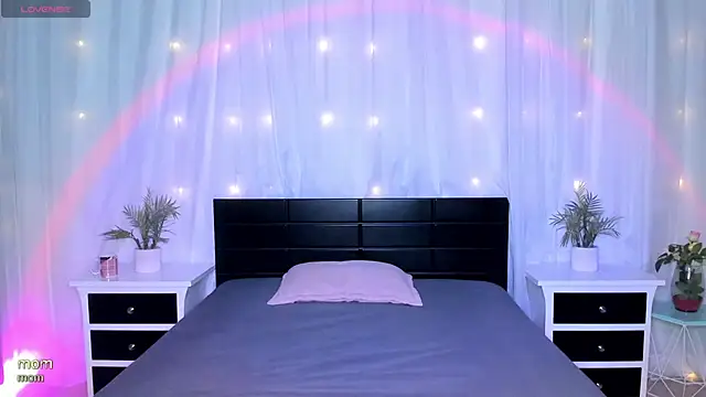 Evolet Bee online show from February 2026 12:39:02 PM