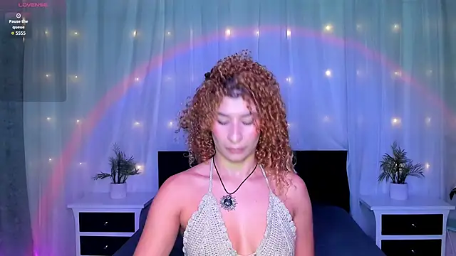 Evolet Bee online show from March 2026 01:17:02 PM