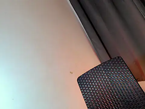 your hottest kim online show from December 2025 01:22:02 AM