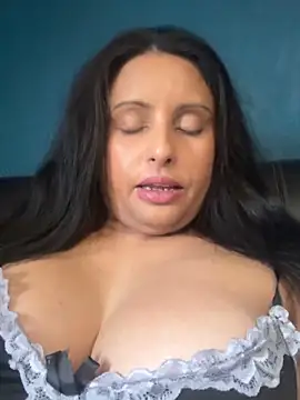 Angelaarayexx online show from April 2026 10:27:01 AM