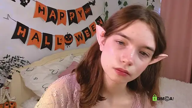 Snapshot of Evi_Brook chatting on October 2025 11:33:02 AM Evi Brook online show from October 2025 11:33:02 AM