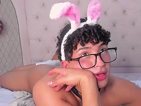 Valentin0 3 online show from November 2025 07:13:02 PM