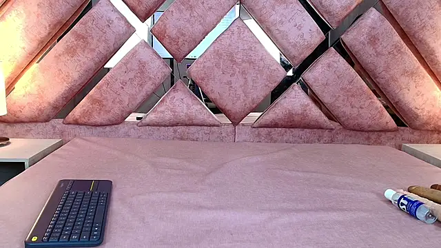 SkarlettAry online show from November 2025 02:49:02 PM