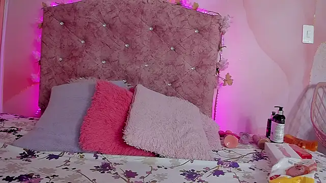 Snapshot of Mila_grace_ chatting on November 2025 06:41:02 PM Mila grace online show from November 2025 06:41:02 PM