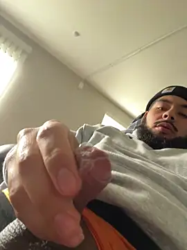 Bbrn69official online show from December 2025 09:11:02 PM