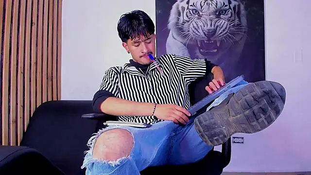 DimitriDeluxe online show from September 2025 07:16:01 PM