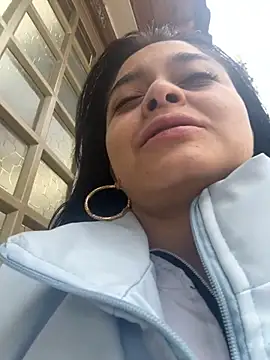 Emily Rivers  online show from September 2025 01:44:02 PM