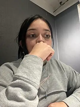 Emily Rivers  online show from October 2025 02:47:02 AM