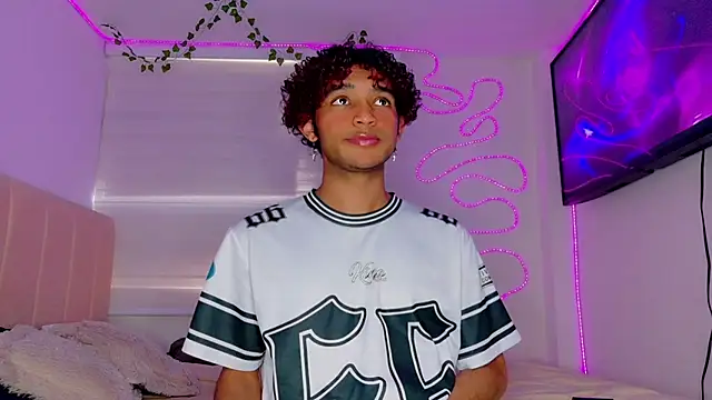 Aaron Wiinter online show from September 2025 08:41:01 PM