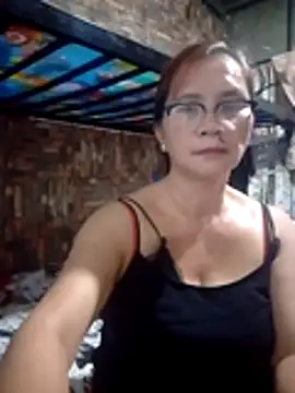 Snapshot of SexyHottMom chatting on April 2026 09:49:02 PM SexyHottMom online show from April 2026 09:49:02 PM